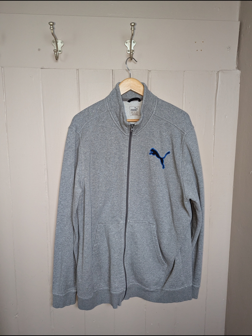 Puma Men’s Light Grey Full-Zip Jacket with Blue Logo